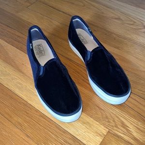 Blue velvet platform Keds | 8.5